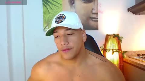 Snapshot of tom_muscle1 chatting on 21, 1, 2025 Tom muscle1 online show from 21, 1, 2025