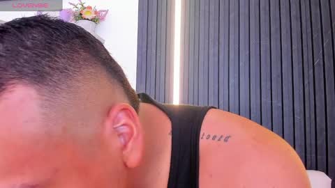 Snapshot of tom_muscle1 chatting on 1, 10, 2025 Tom muscle1 online show from 1, 10, 2025