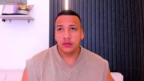 Snapshot of tom_muscle1 chatting on 8, 10, 2025 Tom muscle1 online show from 8, 10, 2025