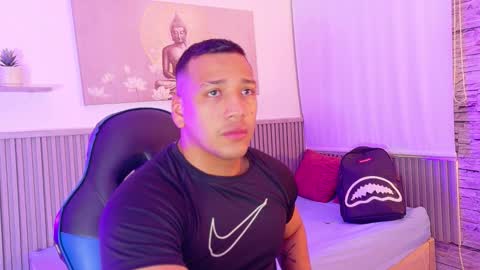 Snapshot of tom_muscle1 chatting on 19, 10, 2025 Tom muscle1 online show from 19, 10, 2025