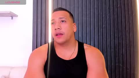 Snapshot of tom_muscle1 chatting on 26, 10, 2025 Tom muscle1 online show from 26, 10, 2025