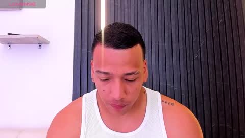 Snapshot of tom_muscle1 chatting on 28, 10, 2025 Tom muscle1 online show from 28, 10, 2025