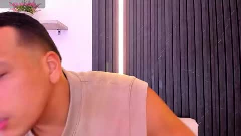 Snapshot of tom_muscle1 chatting on 2, 11, 2025 Tom muscle1 online show from 2, 11, 2025