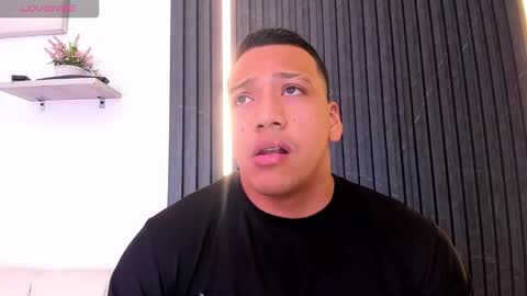 Snapshot of tom_muscle1 chatting on 9, 11, 2025 Tom muscle1 online show from 9, 11, 2025