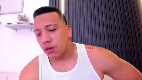 Snapshot of tom_muscle1 chatting on 12, 11, 2025 Tom muscle1 online show from 12, 11, 2025