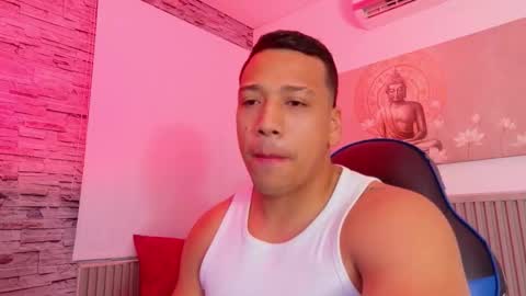 Snapshot of tom_muscle1 chatting on 27, 11, 2025 Tom muscle1 online show from 27, 11, 2025