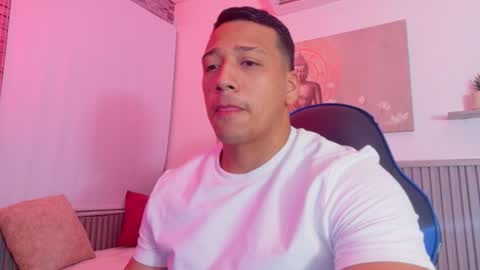 Snapshot of tom_muscle1 chatting on 28, 11, 2025 Tom muscle1 online show from 28, 11, 2025