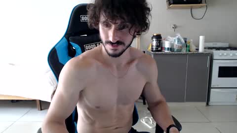 Snapshot of tom_show chatting on 18, 12, 2024 tom_show online show from 18, 12, 2024