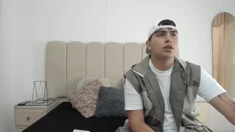 Snapshot of tomasandalejo chatting on 1, 12, 2025 TomasANDalejo online show from 1, 12, 2025