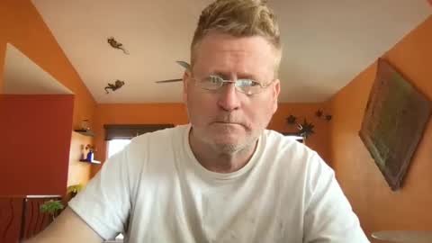 Hola online show from 6, 3, 2025