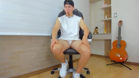 Snapshot of tombardem chatting on 13, 12, 2025 Tom Bardem online show from 13, 12, 2025