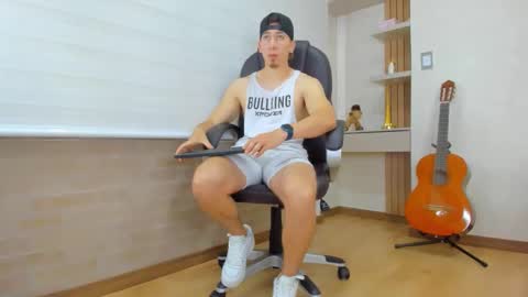 Snapshot of tombardem chatting on 14, 12, 2025 Tom Bardem online show from 14, 12, 2025