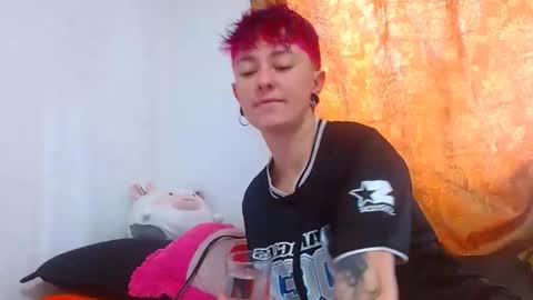 Snapshot of tomboyblue chatting on 17, 5, 2026 Blue online show from 17, 5, 2026