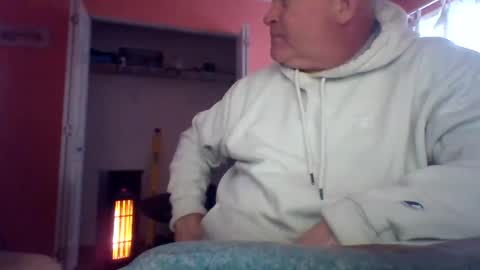 Snapshot of tomcat4848 chatting on 17, 12, 2025 tomcat4848 online show from 17, 12, 2025