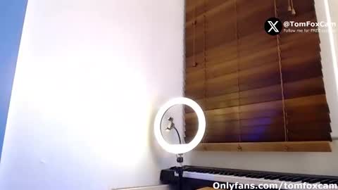 Snapshot of tomfoxcam chatting on 1, 10, 2025 Tom Fox online show from 1, 10, 2025