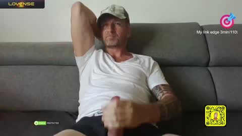 Snapshot of tomhardic chatting on 22, 1, 2025 TOM online show from 22, 1, 2025