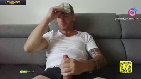 Snapshot of tomhardic chatting on 1, 2, 2025 TOM online show from 1, 2, 2025