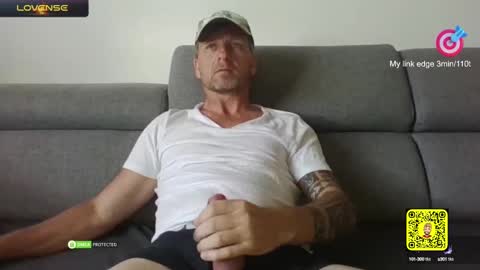 Snapshot of tomhardic chatting on 11, 3, 2025 TOM online show from 11, 3, 2025