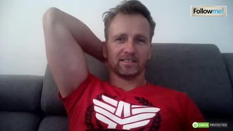 Snapshot of tomhardic chatting on 9, 10, 2025 TOM online show from 9, 10, 2025