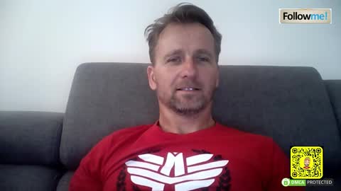 Snapshot of tomhardic chatting on 31, 10, 2025 TOM online show from 31, 10, 2025