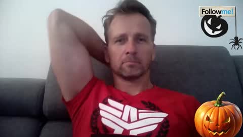 Snapshot of tomhardic chatting on 1, 11, 2025 TOM online show from 1, 11, 2025