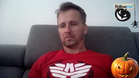 Snapshot of tomhardic chatting on 2, 11, 2025 TOM online show from 2, 11, 2025