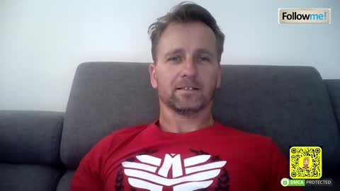 Snapshot of tomhardic chatting on 21, 11, 2025 TOM online show from 21, 11, 2025