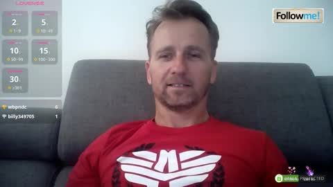 Snapshot of tomhardic chatting on 25, 11, 2025 TOM online show from 25, 11, 2025