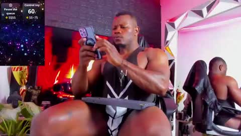 Snapshot of tommike388 chatting on 10, 9, 2025 Tom Mike online show from 10, 9, 2025