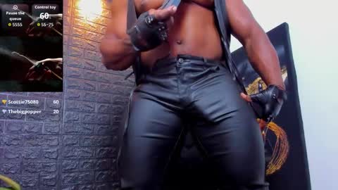 Snapshot of tommike388 chatting on 27, 9, 2025 Tom Mike online show from 27, 9, 2025