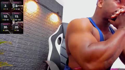 Snapshot of tommike388 chatting on 7, 10, 2025 Tom Mike online show from 7, 10, 2025