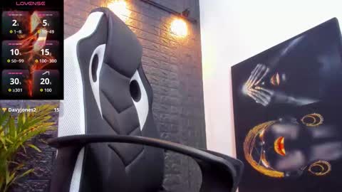 Snapshot of tommike388 chatting on 21, 11, 2025 Tom Mike online show from 21, 11, 2025