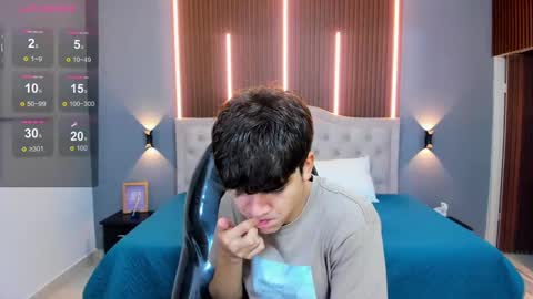 Tommy  online show from 24, 9, 2025