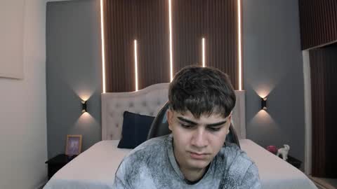 Snapshot of tommy18__ chatting on 19, 12, 2025 Tommy online show from 19, 12, 2025