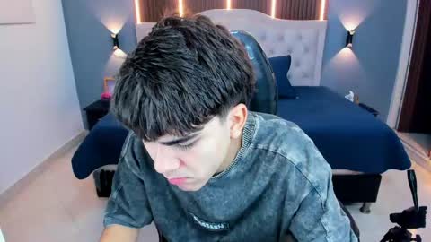 Snapshot of tommy18__ chatting on 19, 4, 2026 Tommy online show from 19, 4, 2026