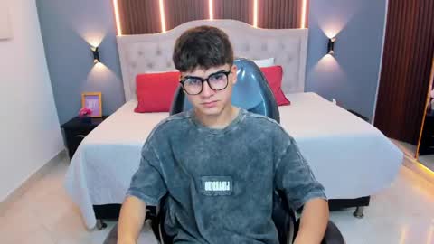 Snapshot of tommy18__ chatting on 5, 5, 2026 Tommy online show from 5, 5, 2026