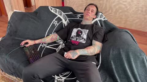 Tommy and Katana online show from 2, 2, 2025