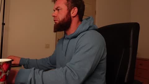 Snapshot of tommy_burnzzz chatting on 12, 1, 2025 tommy burnzzz online show from 12, 1, 2025