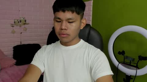 Snapshot of tommy_cherry chatting on 14, 12, 2025 Tommy online show from 14, 12, 2025