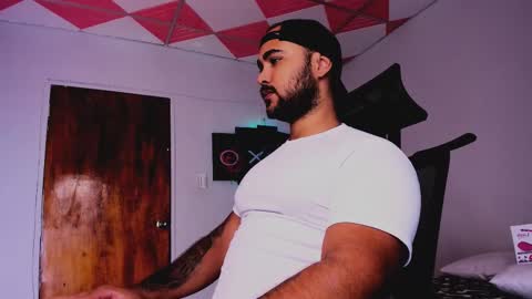 tommy_sccott online show from 19, 2, 2025