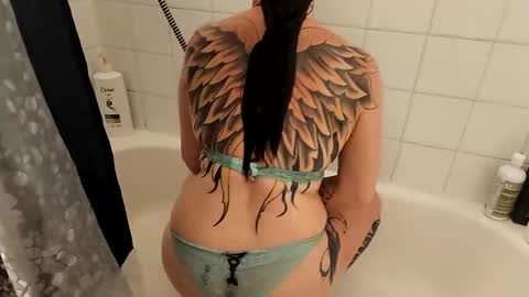 Snapshot of tommybones4l93 chatting on 28, 11, 2025 tommybones4l93 online show from 28, 11, 2025