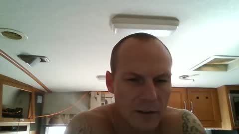 Snapshot of tommygunsfit chatting on 20, 11, 2025 tommygunsfit online show from 20, 11, 2025