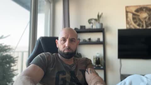 Snapshot of tommyx01 chatting on 6, 1, 2026 Thomas Fit online show from 6, 1, 2026