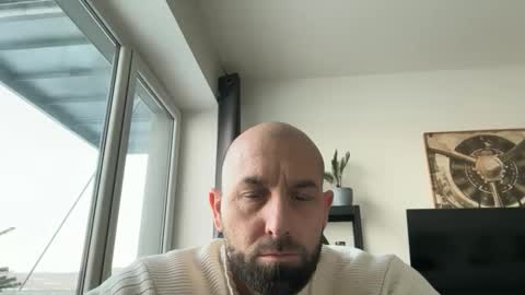 Snapshot of tommyx01 chatting on 8, 1, 2026 Thomas Fit online show from 8, 1, 2026