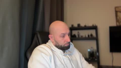 Snapshot of tommyx01 chatting on 1, 2, 2026 Thomas Fit online show from 1, 2, 2026