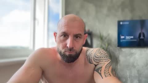 Snapshot of tommyx01 chatting on 6, 6, 2026 Thomas Fit online show from 6, 6, 2026