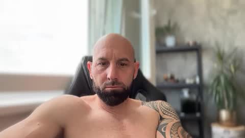 Snapshot of tommyx01 chatting on 7, 6, 2026 Thomas Fit online show from 7, 6, 2026