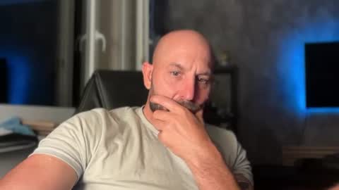 Snapshot of tommyx01 chatting on 8, 7, 2026 Thomas Fit online show from 8, 7, 2026