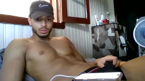 Snapshot of tomtresor chatting on 12, 11, 2025 tomtresor online show from 12, 11, 2025