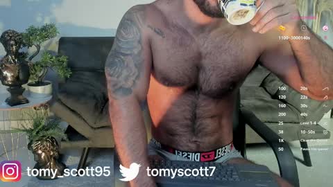 tomy_scott6 online show from 10, 4, 2026